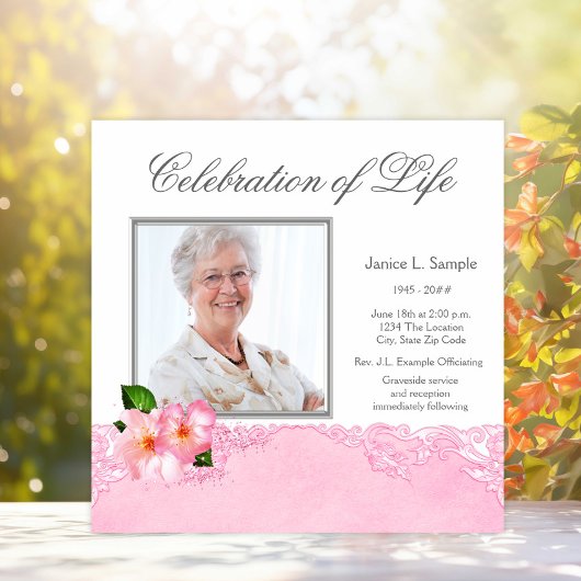 女性のピンクの写真追悼式のお知らせ 招待状