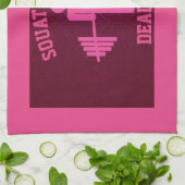 女性のピンクの重量挙げの体育館タオル キッチンタオル (折り畳み)