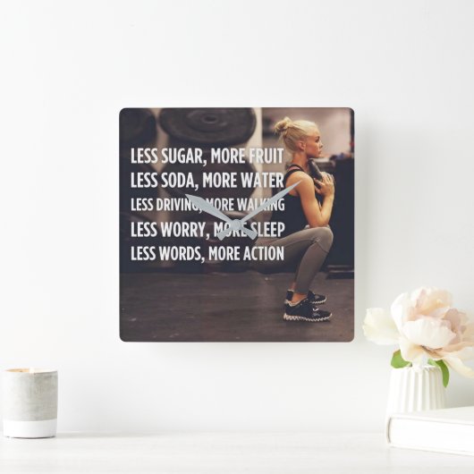 女性のフィットネス感動的の言葉 – もっとアクション スクエア壁時計 (ホーム)