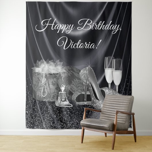 女性のブラックシルバーシューズ バースデーパーティー 背景 タペストリー (インサイチュ)