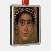 女性のポートレート、ロマノエジプトFayumから メタルオーナメント (右)