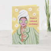 女性のリラックス誕生日のあいさつカードを持っている サンキューカード (正面)