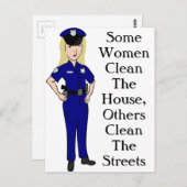女性の中には警察官のユーモアを解く者もいる ポストカード (正面/裏面)