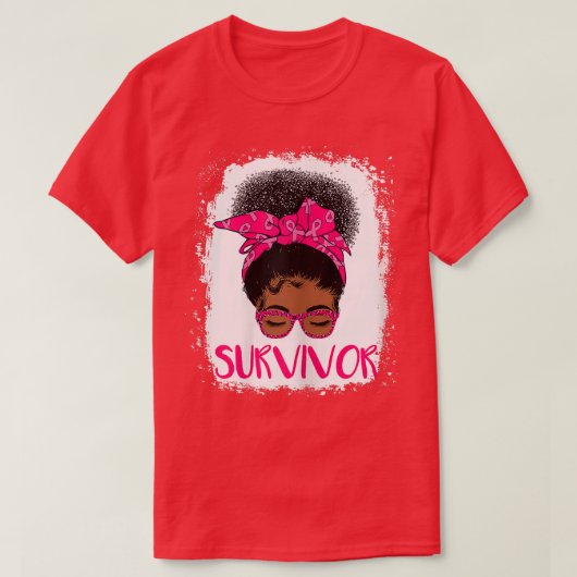 女性の乳がん生存者ロージー・リベッター・ピンクA Tシャツ (デザイン正面)