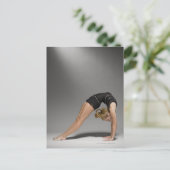 女性の体操選手ストレッチ,スタジオショット2 ポストカード (スタンド正面)