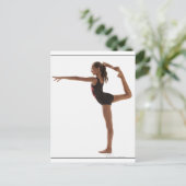 女性の体操選手(12-13)は片脚でバランスを取る ポストカード (スタンド正面)