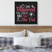女性の体操 – 彼女は信じできる キャンバスプリント (インサイチュ (寝室))