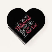 女性の体操 – 彼女は信じできる ノートブック (正面)