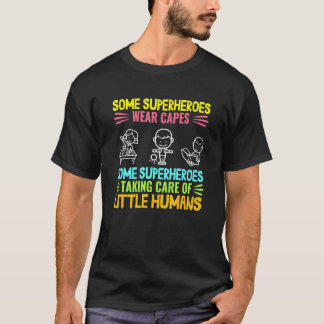 女性の保育園の先生 子供の世話 学校のスーパーヒーロー Tシャツ