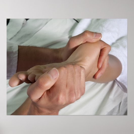 女性の受け取り足マッサージ2 ポスター (正面)