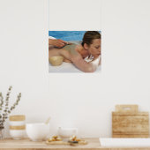 女性の受信スパトリートメント、側面図、閉じる ポスター (キッチン)