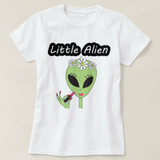女性の口紅のエイリアン Tシャツ