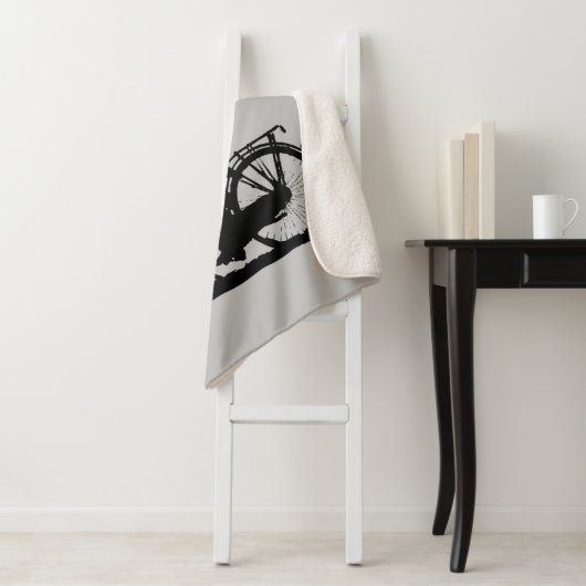 女性の女の子サイクリングと犬のおもしろいバイクアート シェルパブランケット (インサイチュ)