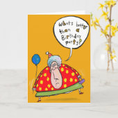 女性の広報担当者とバルーンと誕生日帽子。 カード (黄色い花)