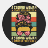 女性の強い女性は自分のフェミニストのために立つ ラウンドシール (正面)
