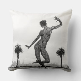 女性の強さ クッション