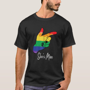 女性の彼女は鉱山Lgbtqレズビアンのプライド月Sup Tシャツ