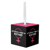 女性の性別のサイン – 歴史のマーク引用文 キューブオーナメント (裏面アングル)