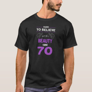 女性の懸命が信じ行くが、この美しさで70歳になる – Tシャツ
