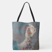 女性の手のクローズアップ詳細のポートレート トートバッグ (裏面)