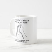 女性の手　面白いマグカップ コーヒーマグカップ (正面左)