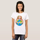 女性の抱き込む惑星地球 Tシャツ (正面フル)