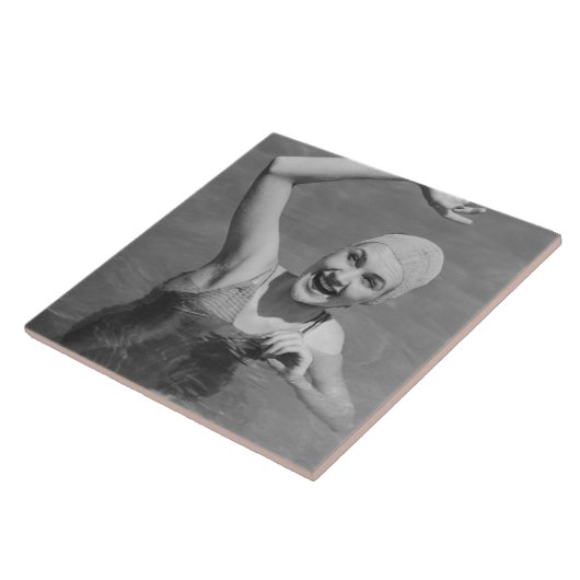 女性の振ること タイル (側面)