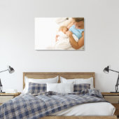 女性の授乳ベビーの高い角度 キャンバスプリント (インサイチュ (寝室))