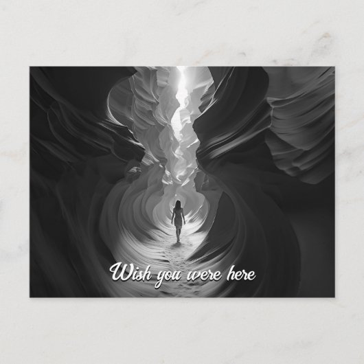 女性の歩くを峡谷の峡谷B&W写真を介して ポストカード (正面)
