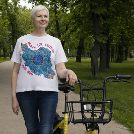 女性の生活の自由 |ペルシャのミナカリレッド Tシャツ