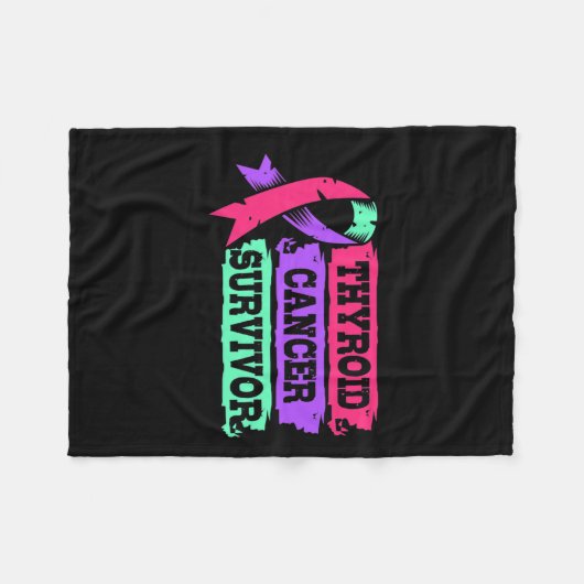 女性の甲状腺がんを克服した人のための外科的回復 フリースブランケット (正面(横))