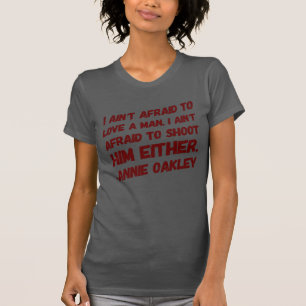 女性の私は人のおもしろTシャツを愛して恐れていません Tシャツ