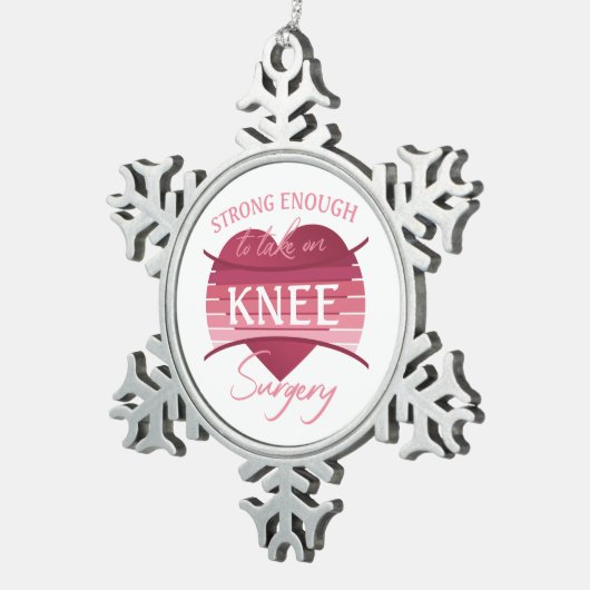 女性の膝外科の回復 スノーフレークピューターオーナメント (右)