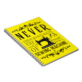 女性の裁縫機の力 ノートブック (右側)