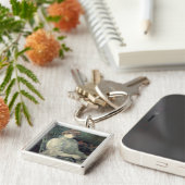 女性の読書 キーホルダー (側面)