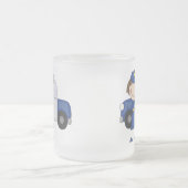 女性の警官のTシャツおよびギフト フロストグラスマグカップ (中央)