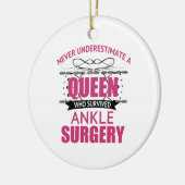 女性の足首の手術回復 セラミックオーナメント (左)