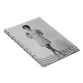 女性の身振りで示すこと ノートブック (右側)