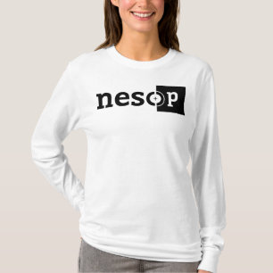 女性の長袖によって合われるフード付きスウェットシャツ Tシャツ