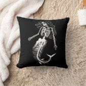 女性の面白いハロウィーンマーメイドスケルトンギフトクール クッション (ブランケット)