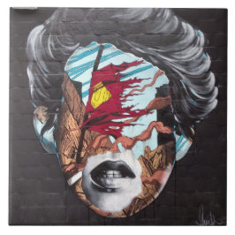 女性の頭部を描いたグラフィティ・タイル タイル