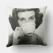 女性の飲むこと クッション (裏面)