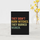 女性の魔女を燃やしたことがない魔女 カード (黄色い花)