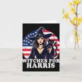 女性の魔女カマラハリスハロウィーンポリティック カード (黄色い花)
