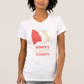 女性の3月のサクラメントによって合われる女性のTシャツ Tシャツ (正面)