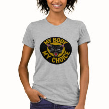 女性の3月のTシャツ