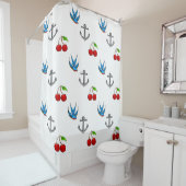 女性の50年代のブルーバードのさくらんぼのいかりパターン シャワーカーテン (インサイチュ)