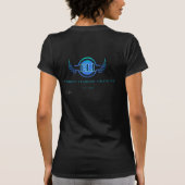 女性のTシャツ – エンスメ学ンツ研究所のロゴ Tシャツ (裏面)