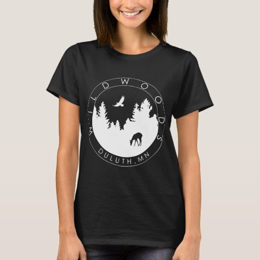女性のWildwoodsのロゴT (暗い色) Tシャツ (正面)