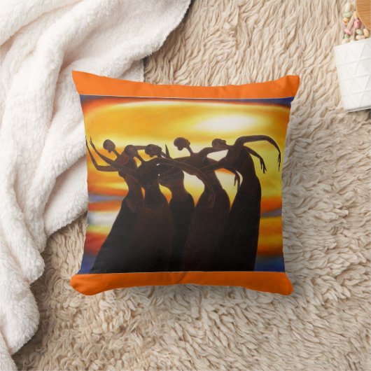 女性はアフリカの芸術の装飾用クッションを結合します クッション (ブランケット)